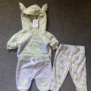 Baby Yoda outfit